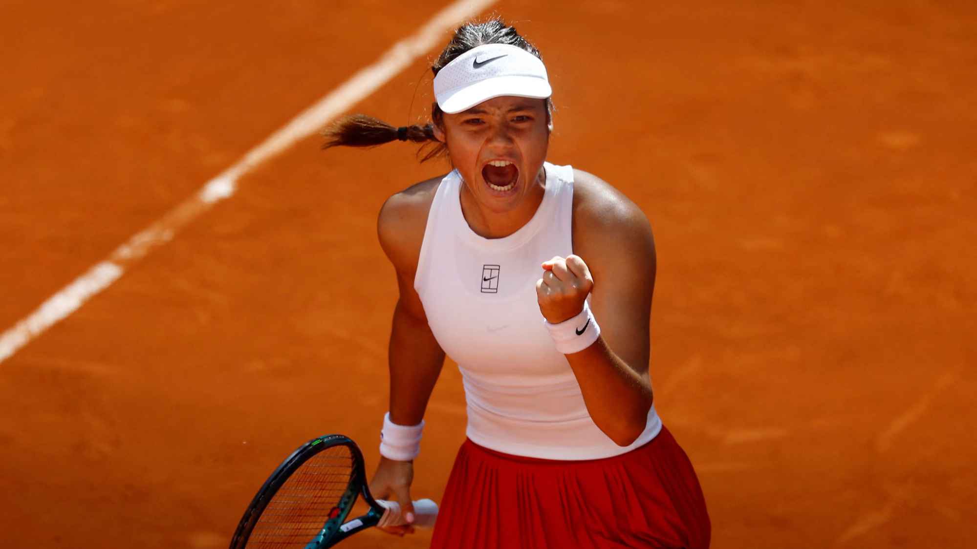 Emma Raducanu Starts Madrid Open Campaign with Straight-Sets Win Over Suzan Lamens