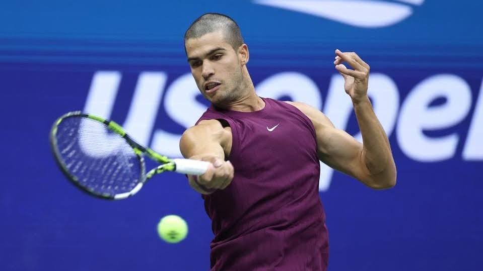Alcaraz Cruises into Third Round with Commanding Win over Bellucci