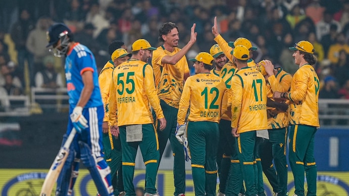 De Kock’s Carnage and Baartman’s Breakthroughs Sink India in High-Scoring Clash