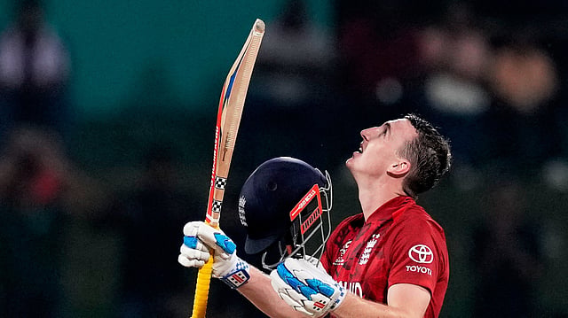 Brook’s Brilliant Hundred Seals Thrilling Win Over Pakistan