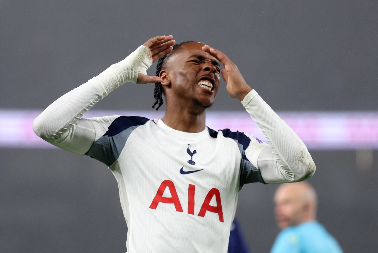Premier League: Late Drama, Comebacks and Crucial Away Wins