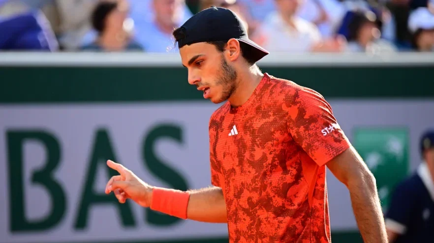 Sinner Survives Cerundolo Scare to Reach French Open Third Round