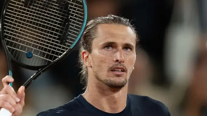 Zverev Reaches Roland Garros Final as Arnaldi Withdrawal Sends Cobolli Through